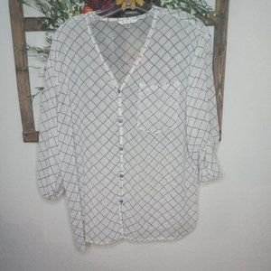 Cabi White Black Sheer Blouse Front Buttons V-neck Size Small Style 740
